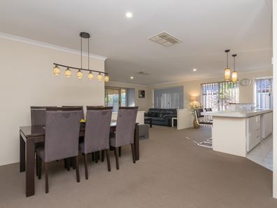 9 Cleveland Court, Marangaroo WA 6064