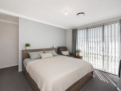 14 Langley Street, Lakelands WA 6180