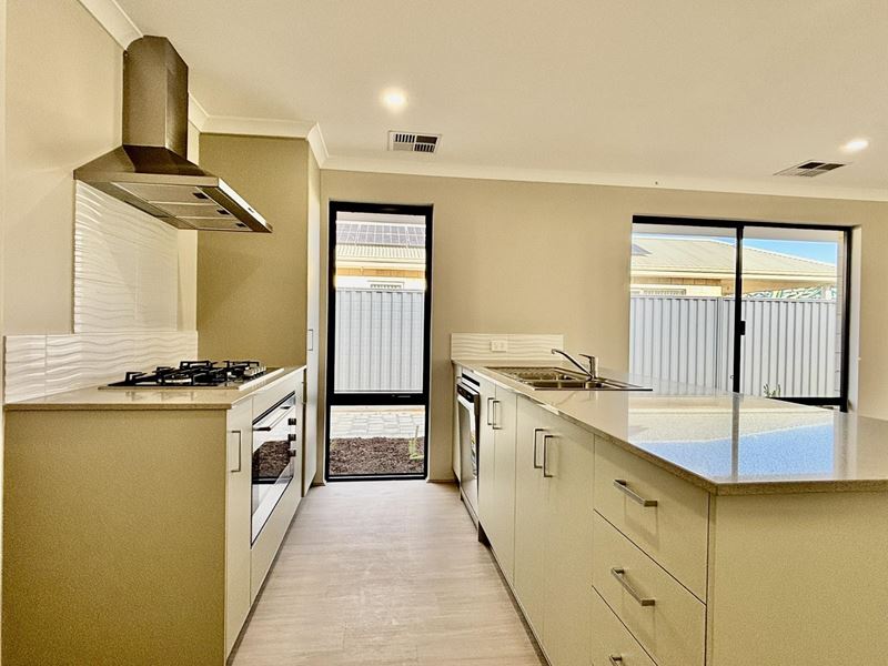 24 Stableford Loop, Yanchep