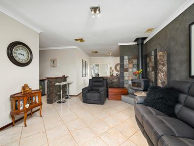 17 Smythe Crescent, South Bunbury WA 6230