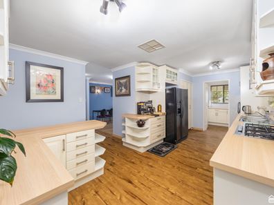 13 Wilga Street, Maddington WA 6109