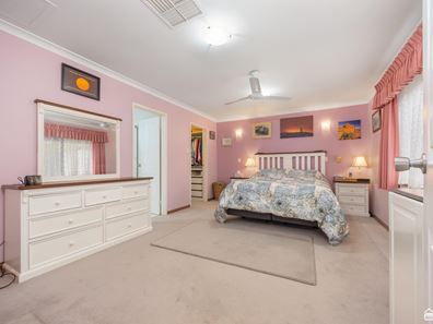 13 Wilga Street, Maddington WA 6109