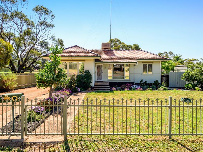 25 Yalbaroo Road, Northam WA 6401