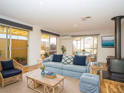 12 Reigate Way, Butler WA 6036