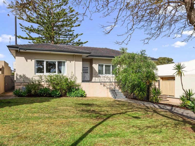 94 Redwood Crescent, Melville
