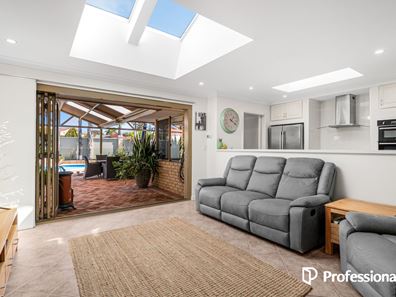 2 Wodgina Place, Kingsley WA 6026
