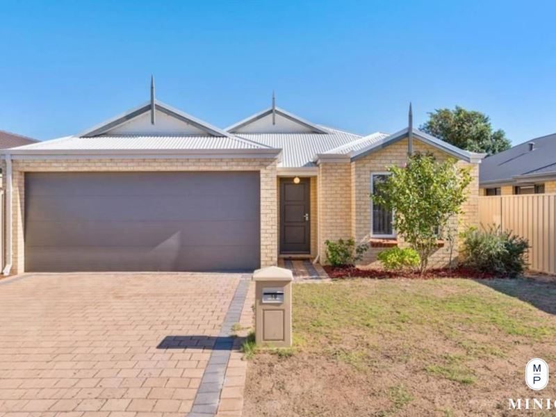 18 Trafalgar Place, Queens Park WA 6107