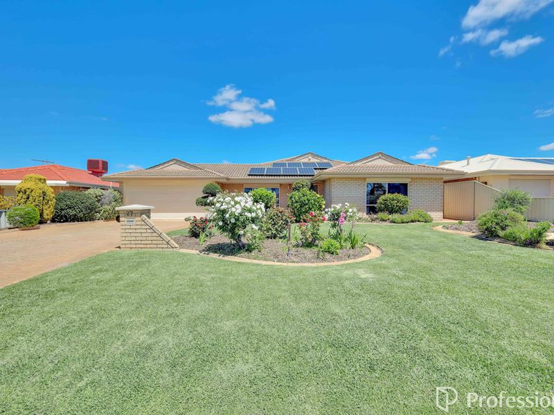 27 Chesterton Drive, Thornlie WA 6108