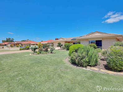 27 Chesterton Drive, Thornlie WA 6108