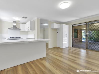 17 Hayes Road, Leeming WA 6149