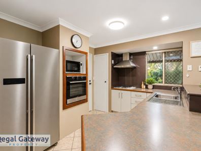 20 McCubbin Loop, Seville Grove WA 6112