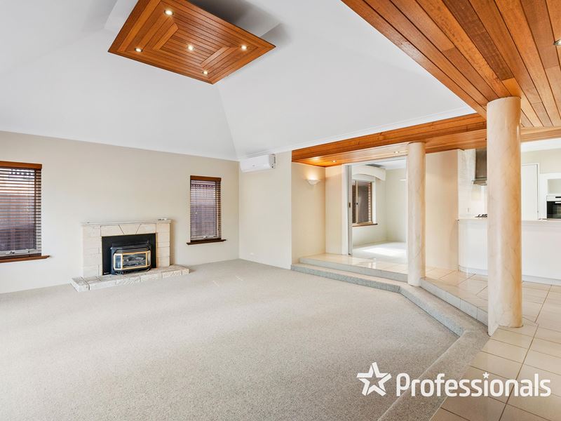 256 Summerlakes Parade, Ballajura WA 6066