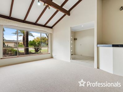 256 Summerlakes Parade, Ballajura WA 6066