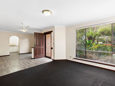1/28 Barker Avenue, Como WA 6152