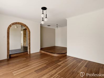 14 Rotohine Place, Cooloongup WA 6168