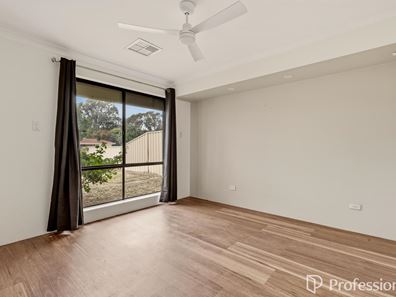 14 Rotohine Place, Cooloongup WA 6168