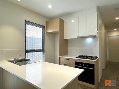 8/114 Waldeck Road, Caversham WA 6055