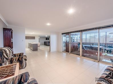 39 Reef Boulevard, Drummond Cove WA 6532