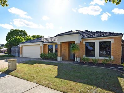 25 Santona Boulevard, Ellenbrook WA 6069