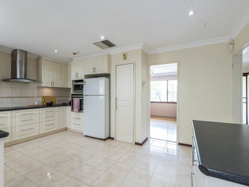 45 Ailsworth Court, Thornlie WA 6108