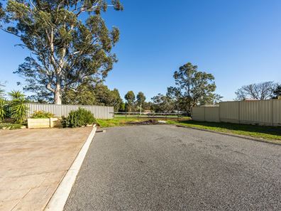 12 Beresford Gardens, Swan View WA 6056