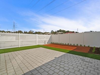 2/45 Triandra Drive, Helena Valley WA 6056