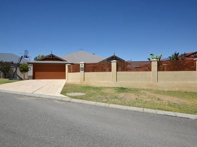 4 Turner Parkway, Carramar WA 6031