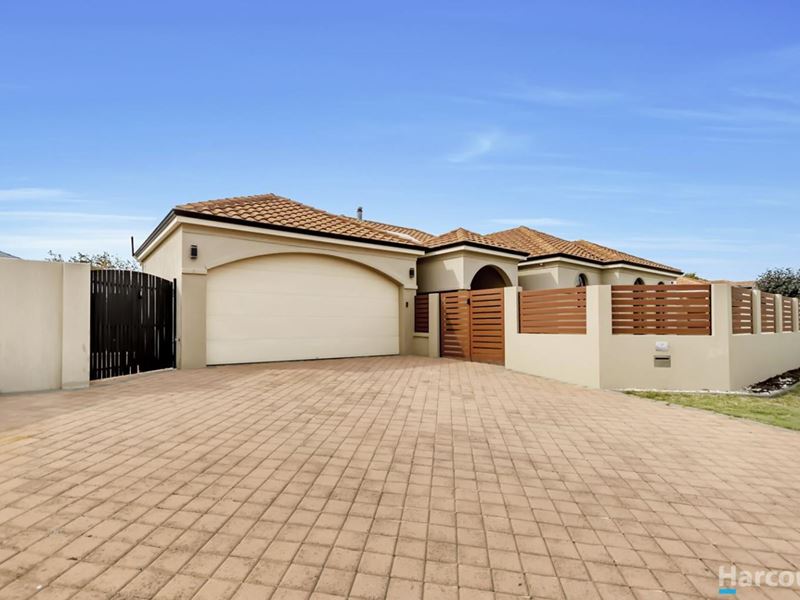 17 Graton Loop, Iluka WA 6028