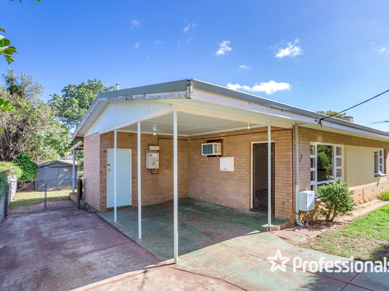 27 Valentine Road, Kelmscott WA 6111