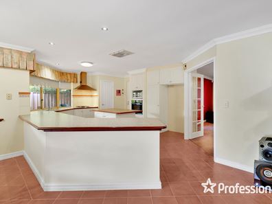 3 Lacombe Court, Canning Vale WA 6155