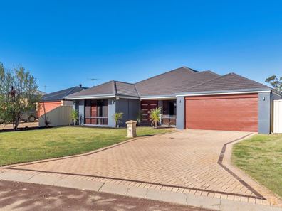 10 Garcia Loop, Lakelands WA 6180