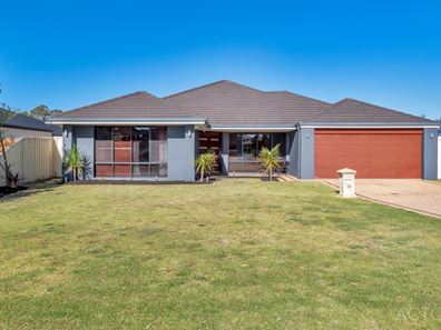 10 Garcia Loop, Lakelands WA 6180