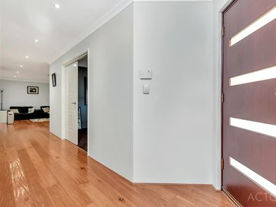 10 Garcia Loop, Lakelands WA 6180