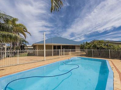 13 Discovery Cove, Halls Head WA 6210