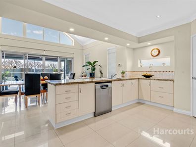 66 Boardwalk Boulevard, Halls Head WA 6210