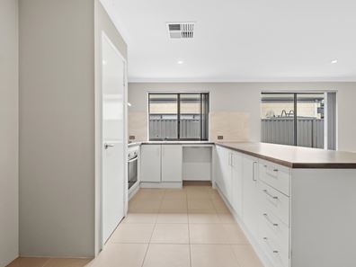 42 Lomond Way, Seville Grove WA 6112