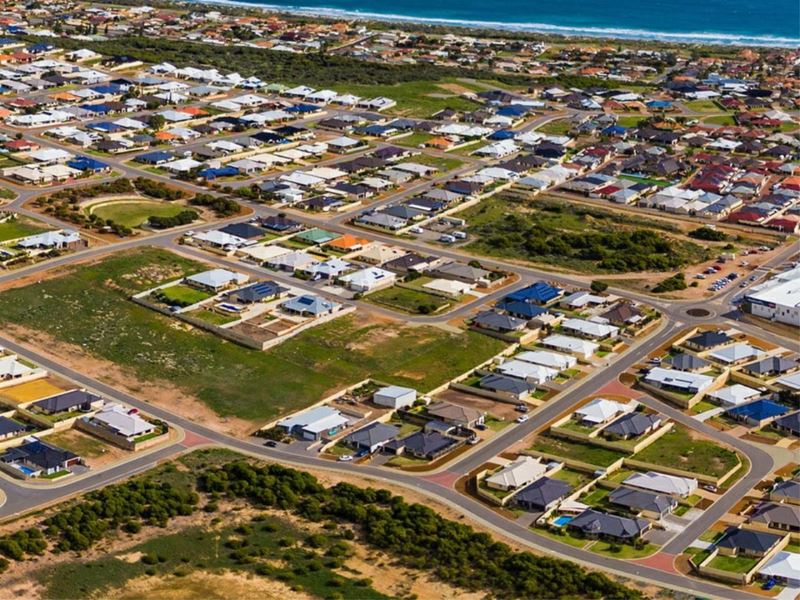 8 Manxman Gardens, Wandina