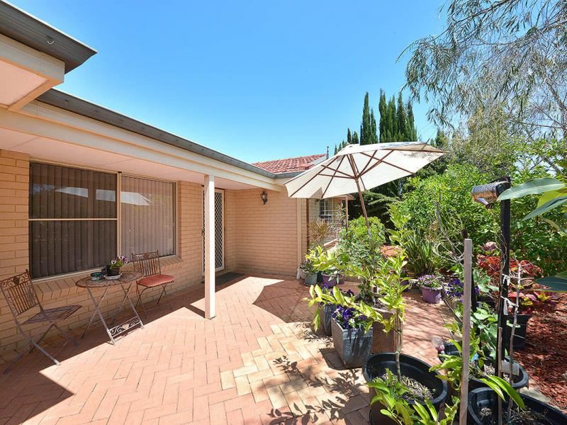 20 Tahlee Retreat, Carramar WA 6031