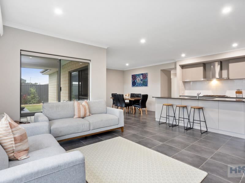 8 Bartley Chase, Aveley WA 6069