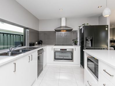 5 Birdsnest Crescent, Banksia Grove WA 6031