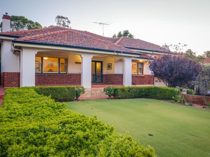 11 Oceanic Drive, Floreat