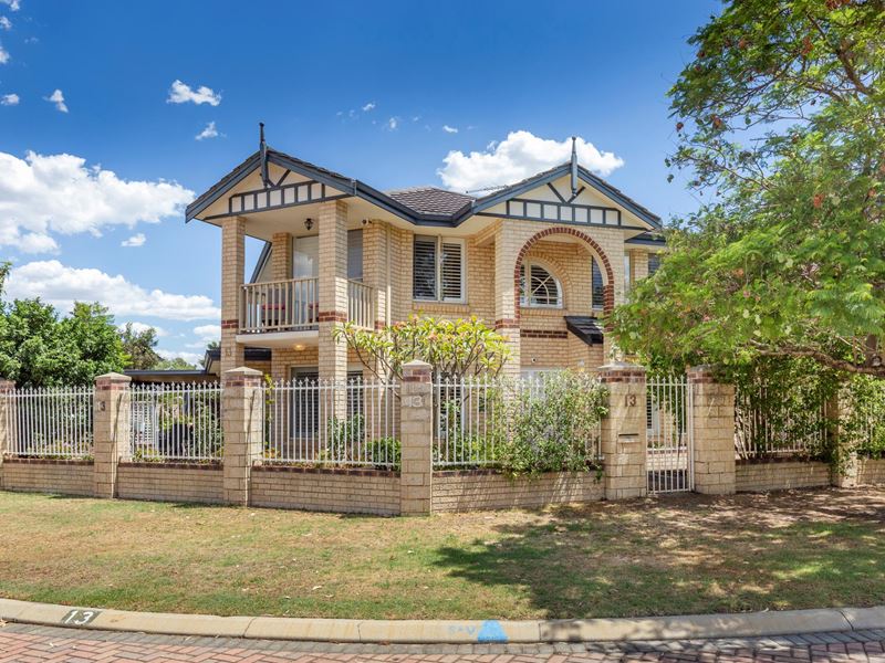 13 Waterway Crescent, Ascot
