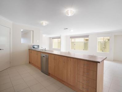 2 Peak Place, Baldivis WA 6171