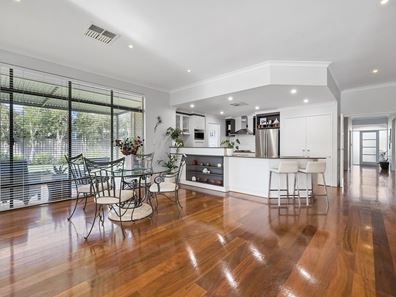 8 The Grandstand, Harrisdale WA 6112