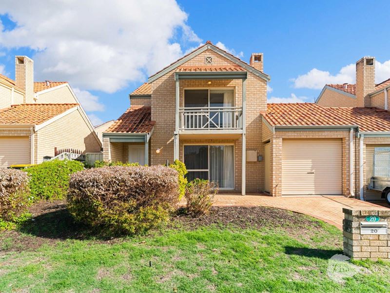 20 Lakefront Circle, The Vines