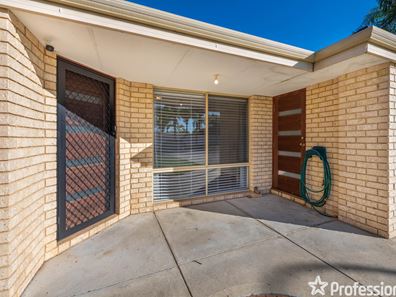 11 Latania Grove, Warnbro WA 6169