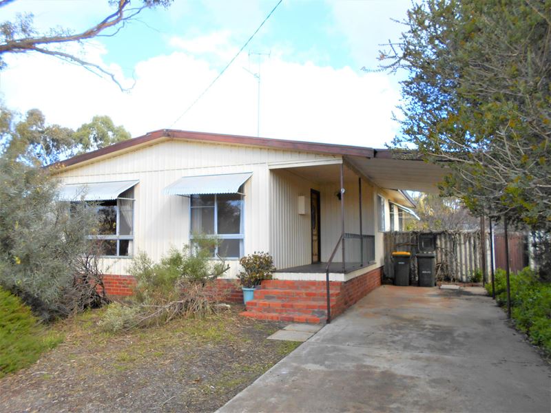 9 Todd  Street, Katanning