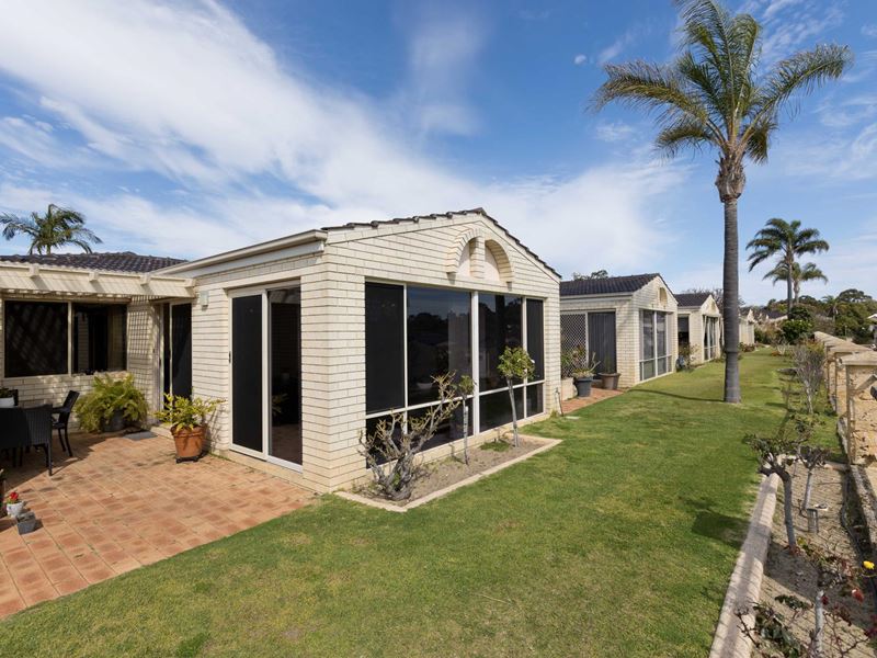 22/240 Burke Drive, Attadale