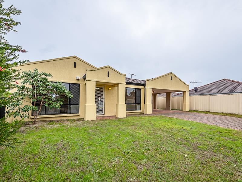 12 Mary Mackillop Glen, Queens Park
