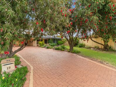 19 Nirimba Close, South Guildford WA 6055